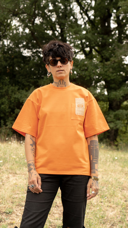 T-shirt SKKARABE.E Orange – Œuvre “KOÏ"