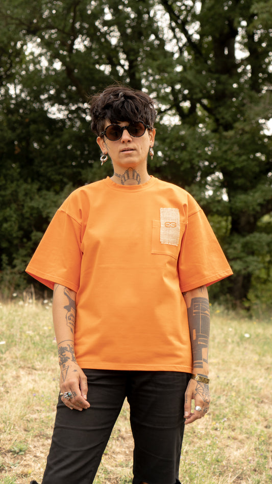 T-shirt SKKARABE.E Orange – Œuvre “KOÏ"